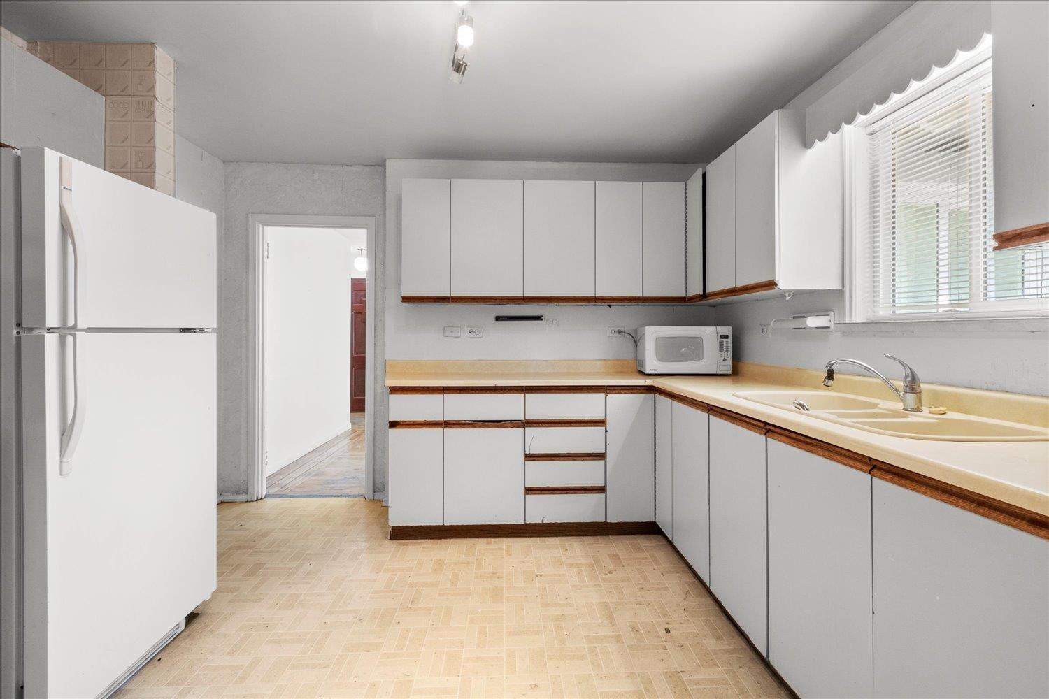 342 HUDSON BAY STREET, Hope, Hope