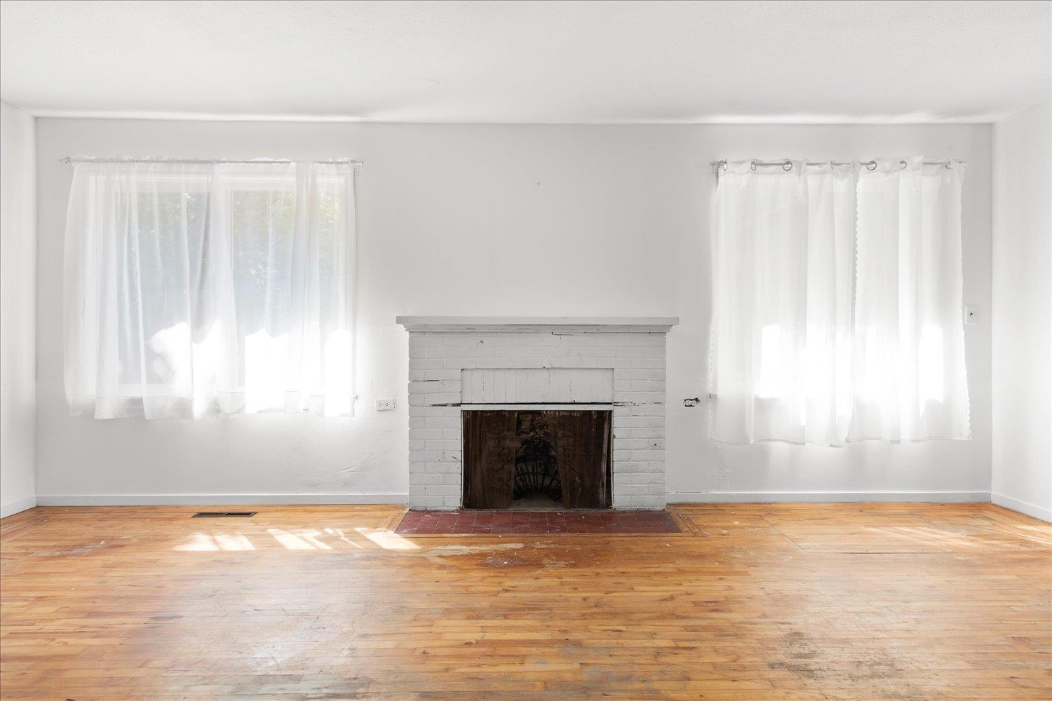 342 HUDSON BAY STREET, Hope, Hope