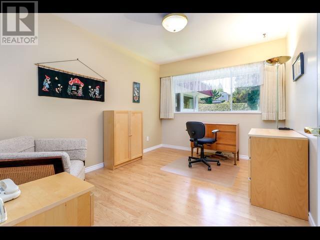 Photo 12 of 6005 Humphries Place, Burnaby BC