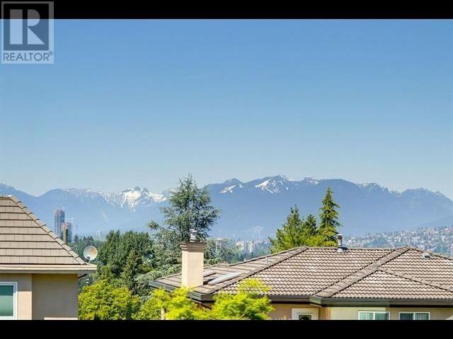 Photo 4 of 6005 Humphries Place, Burnaby BC