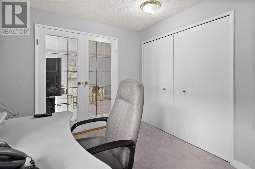 Single Family House for Sale in    Avenue SW Windsor Park Calgary 