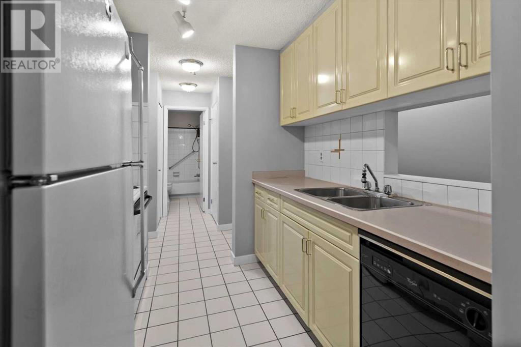 Single Family House for Sale in    Avenue SW Windsor Park Calgary 
