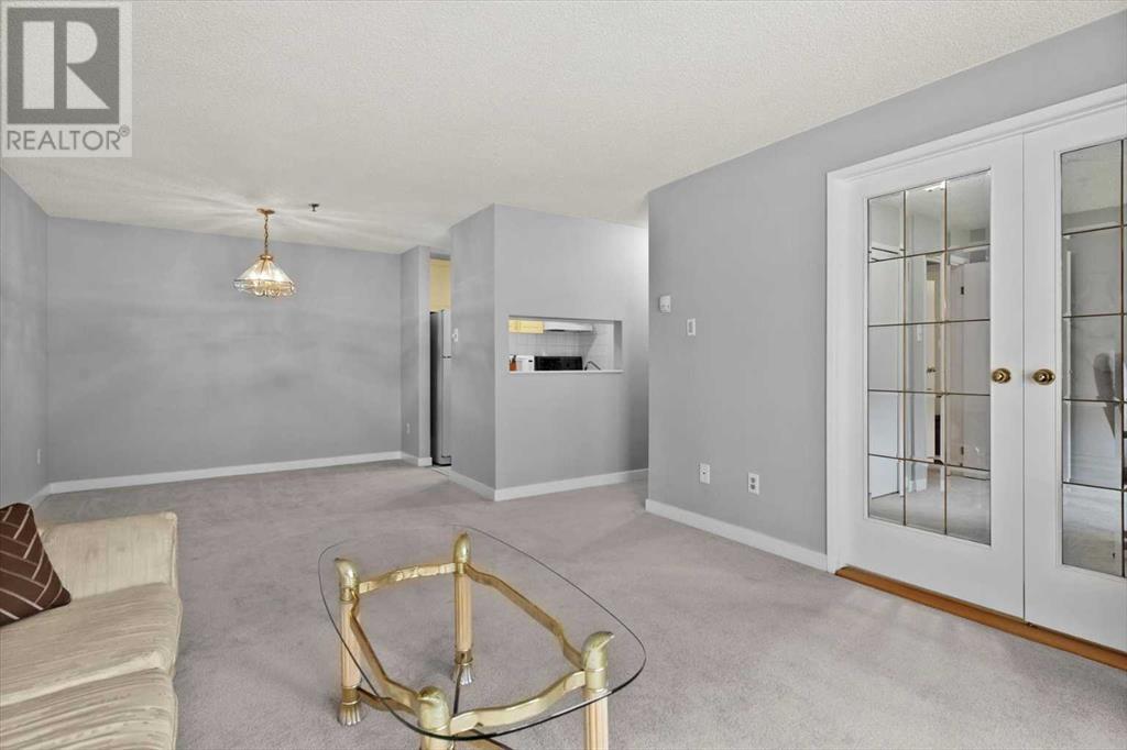 Single Family House for Sale in    Avenue SW Windsor Park Calgary 