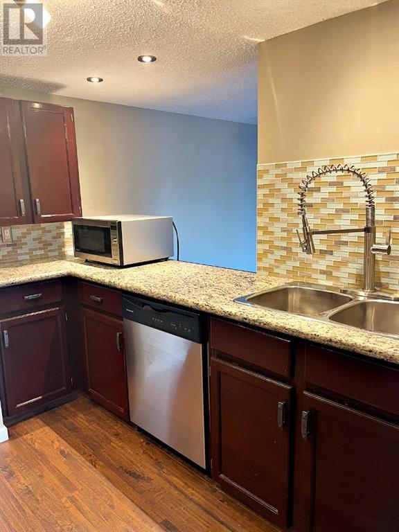 Single Family House for Sale in    Avenue SW Windsor Park Calgary 