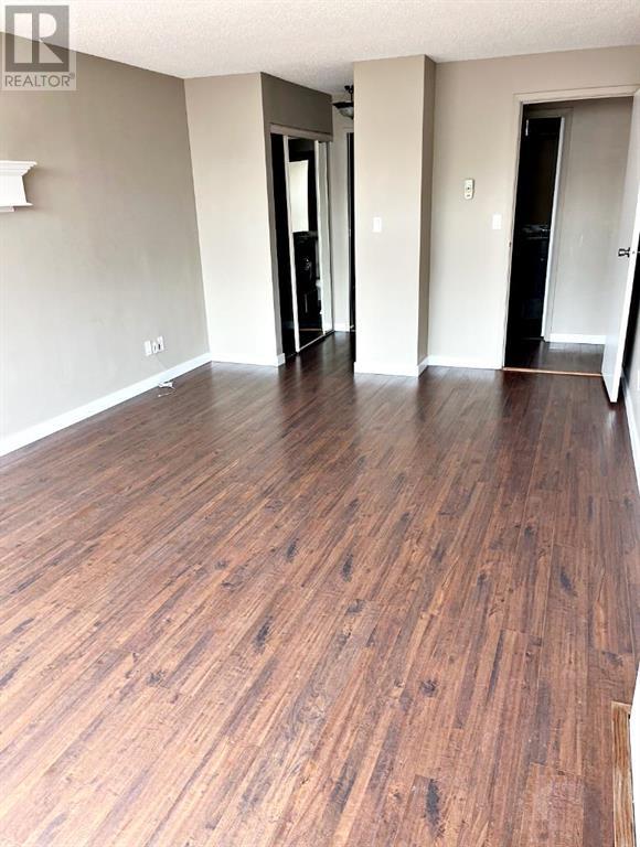 Single Family House for Sale in    Avenue SW Windsor Park Calgary 