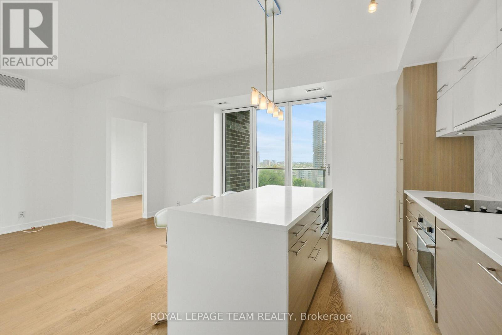 Photo 3 of 604 428 Sparks Street, Ottawa ON