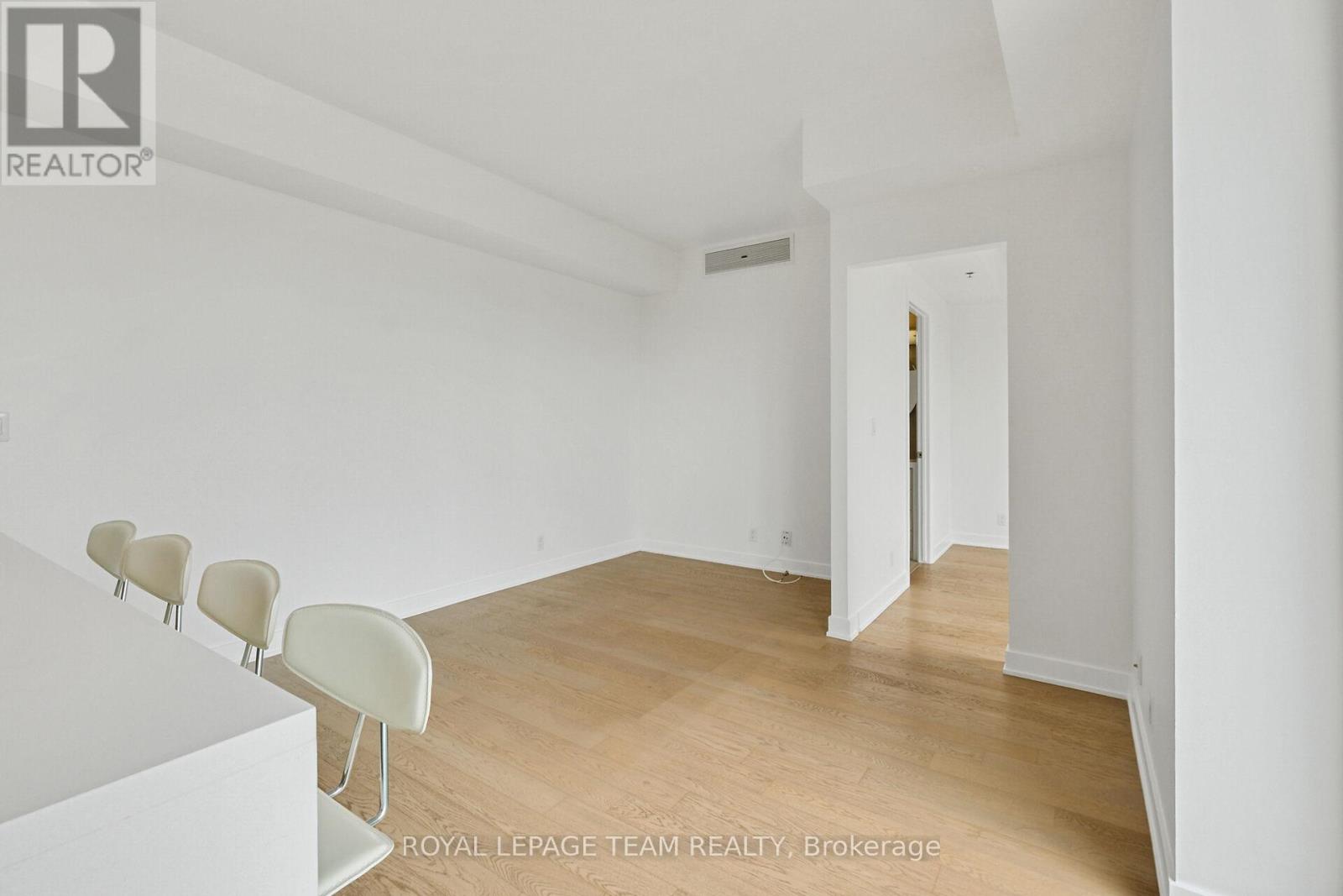 Photo 23 of 604 428 Sparks Street, Ottawa ON