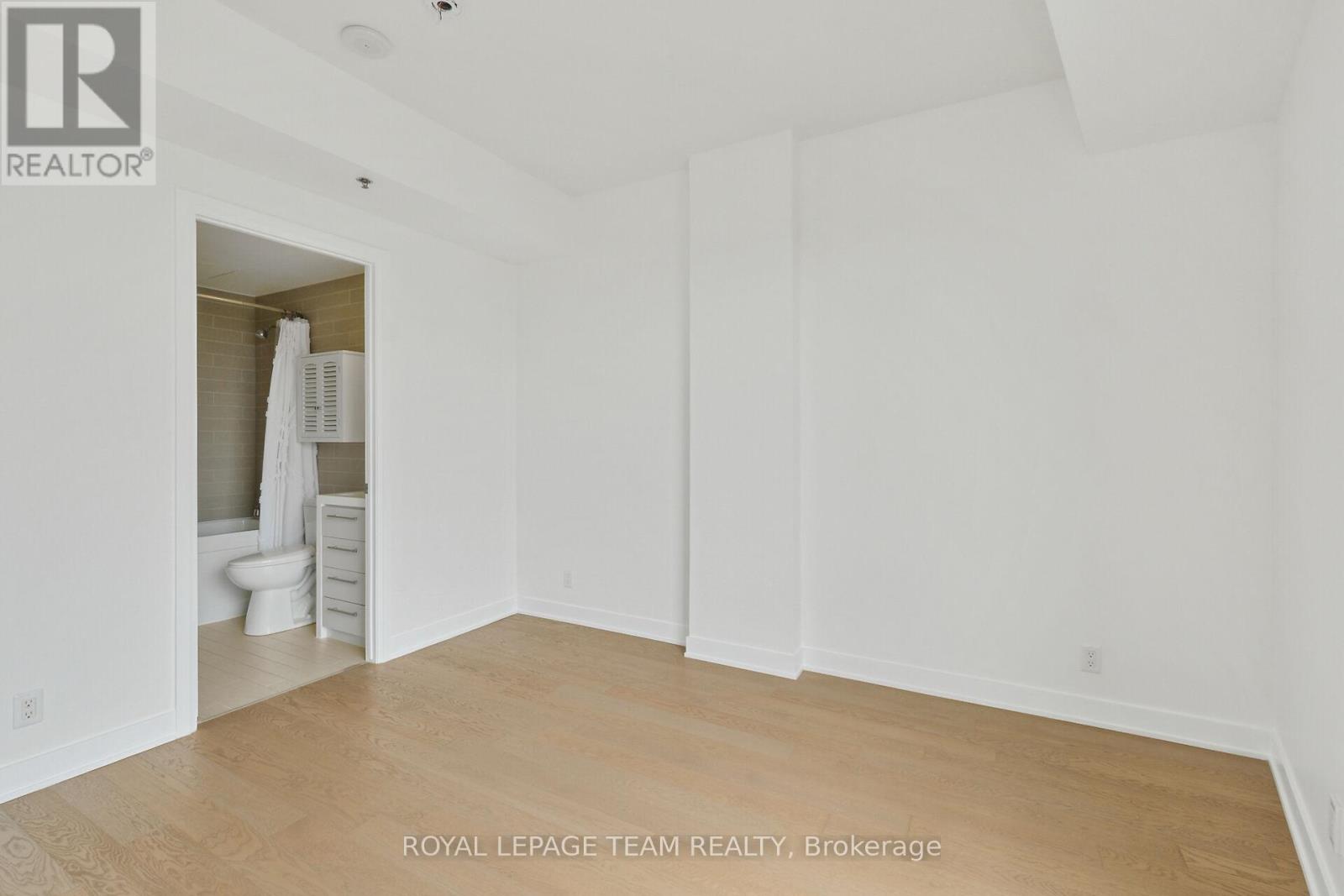 Photo 26 of 604 428 Sparks Street, Ottawa ON