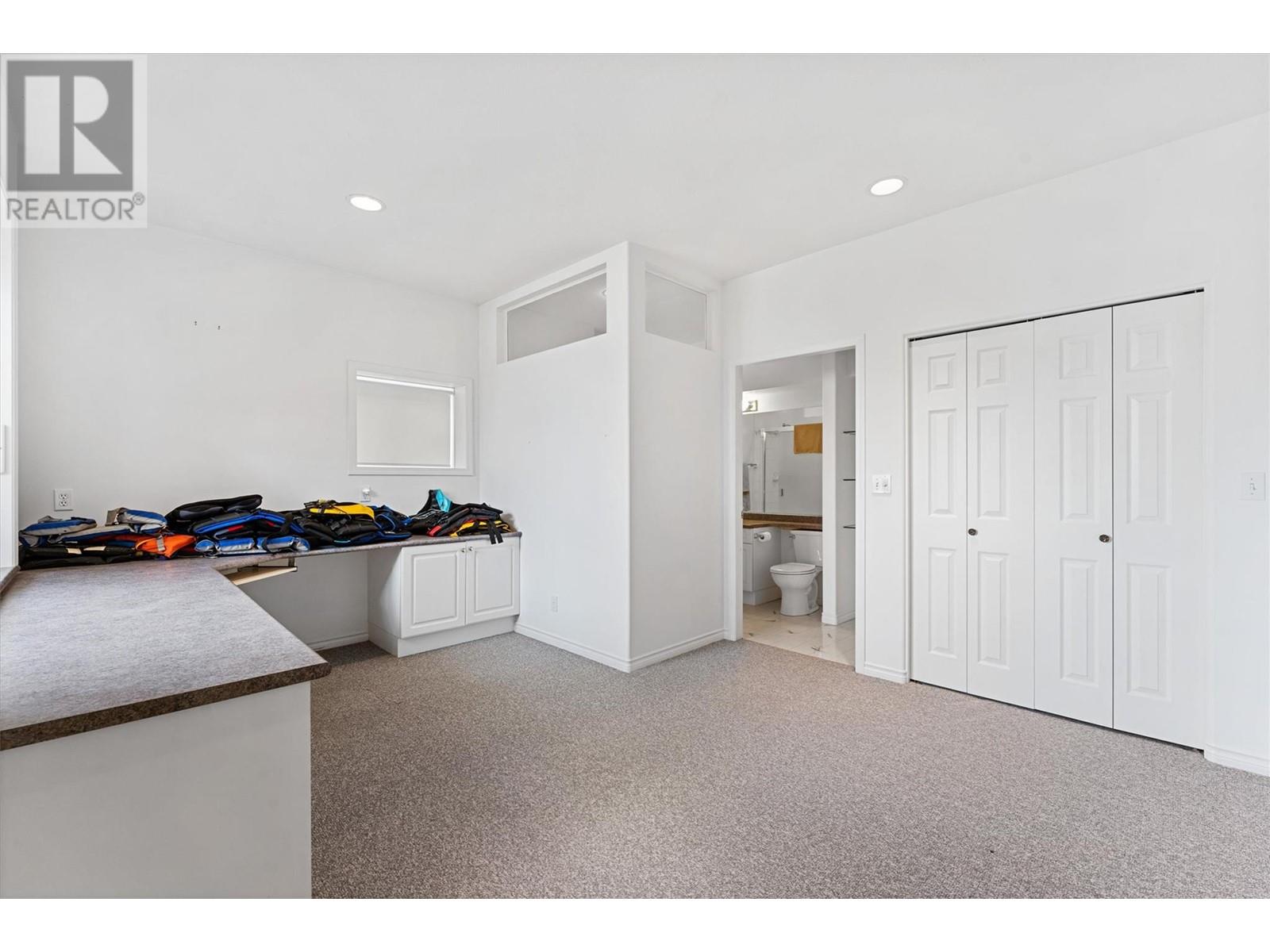 529 Zdralek Cove, West Kelowna