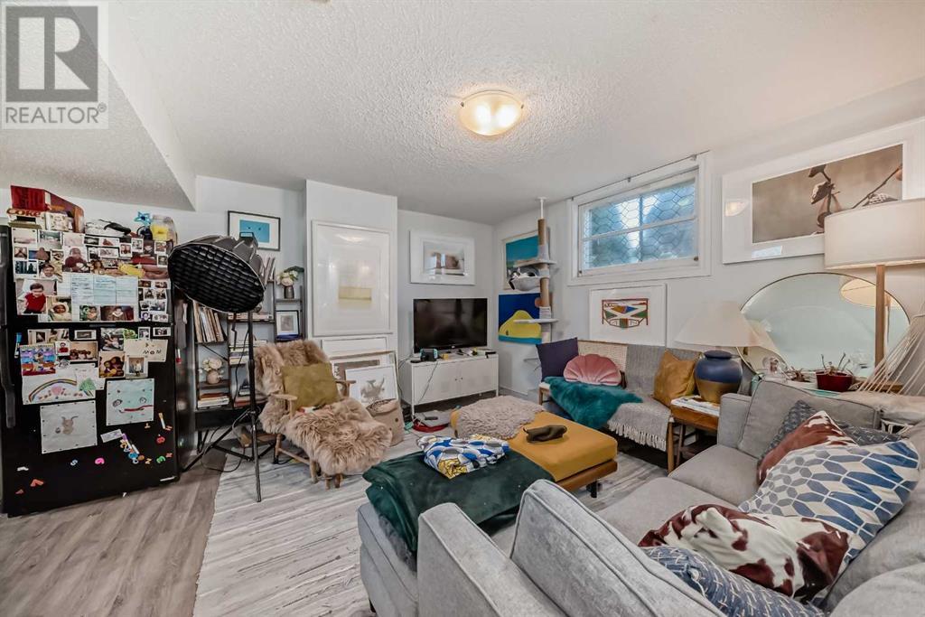 Single Family House Bungalow for Sale in  Renfrew Drive Renfrew Calgary 