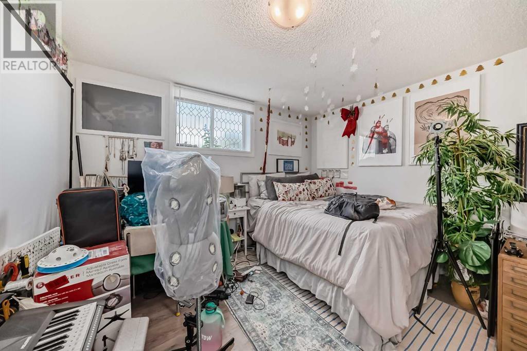 Single Family House Bungalow for Sale in  Renfrew Drive Renfrew Calgary 