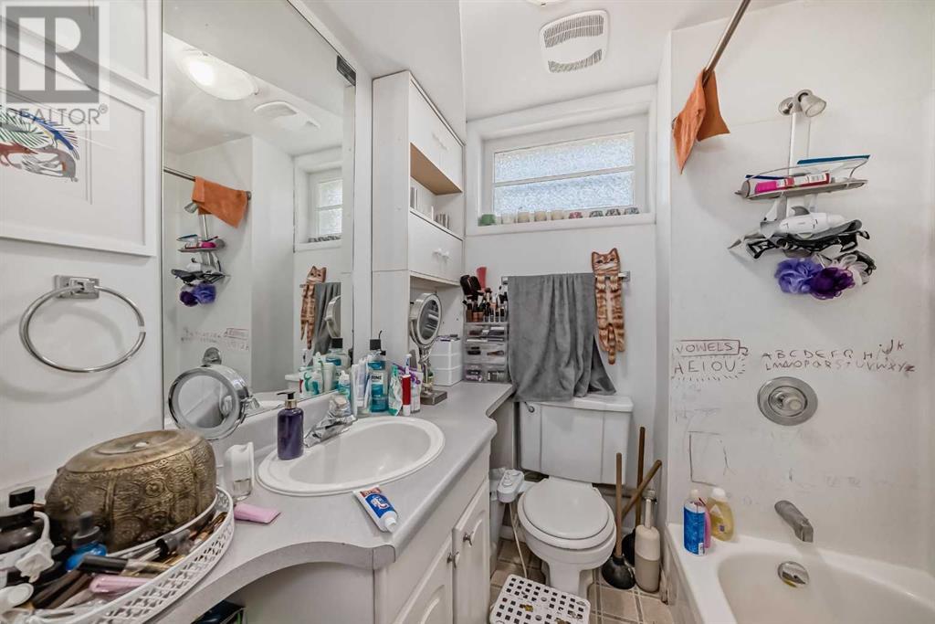 Single Family House Bungalow for Sale in  Renfrew Drive Renfrew Calgary 