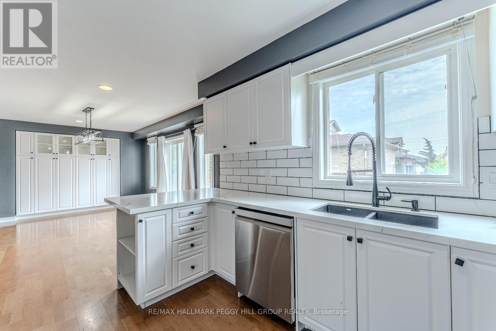 Single Family House for Sale in  WISMER AVENUE Barrie (Northwest) 