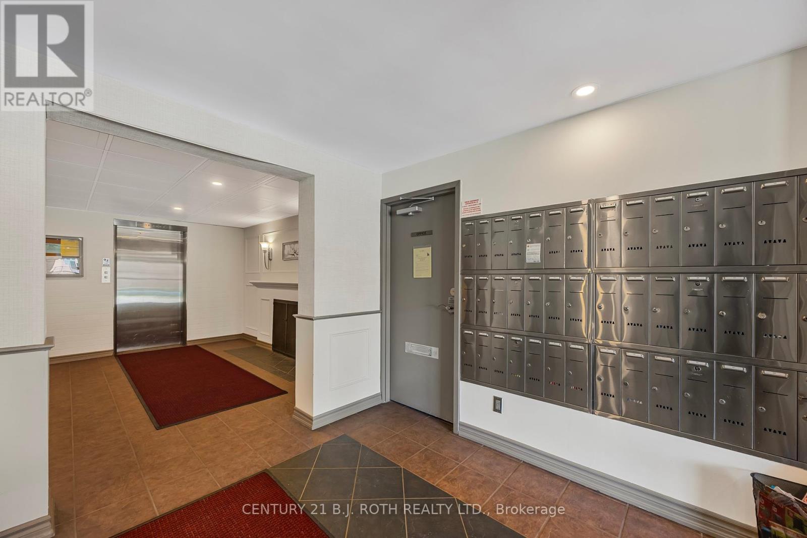 Photo 27 of 32 2 Albert Street, Barrie ON