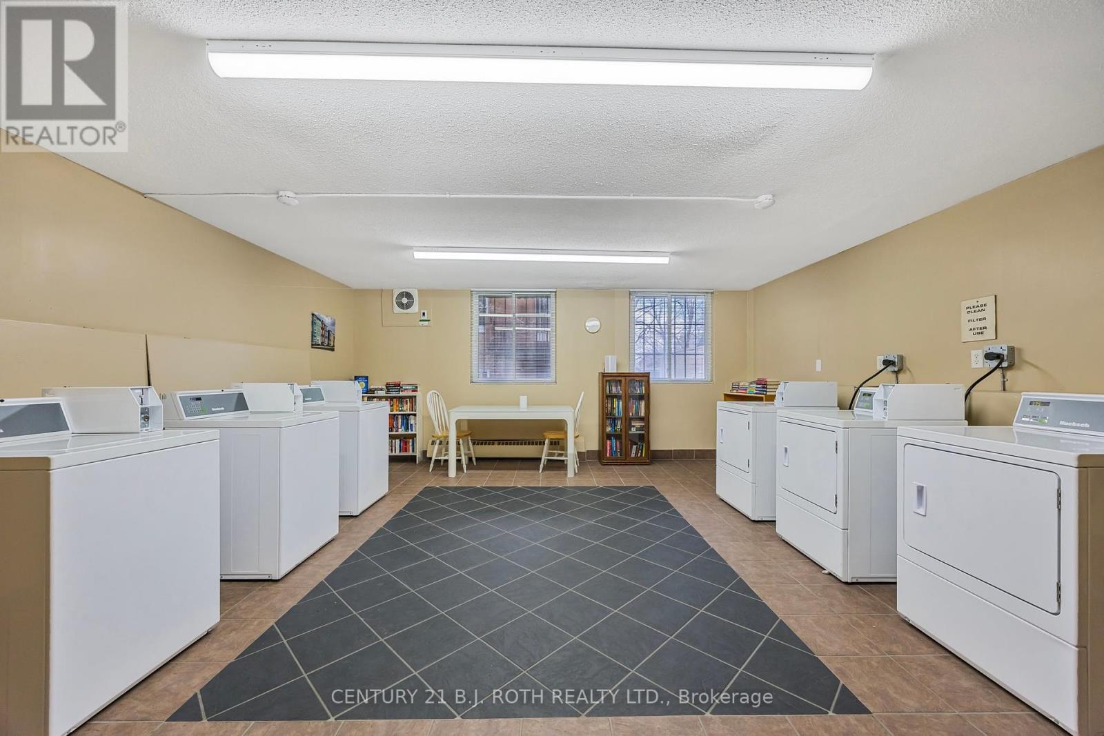 Photo 29 of 32 2 Albert Street, Barrie ON