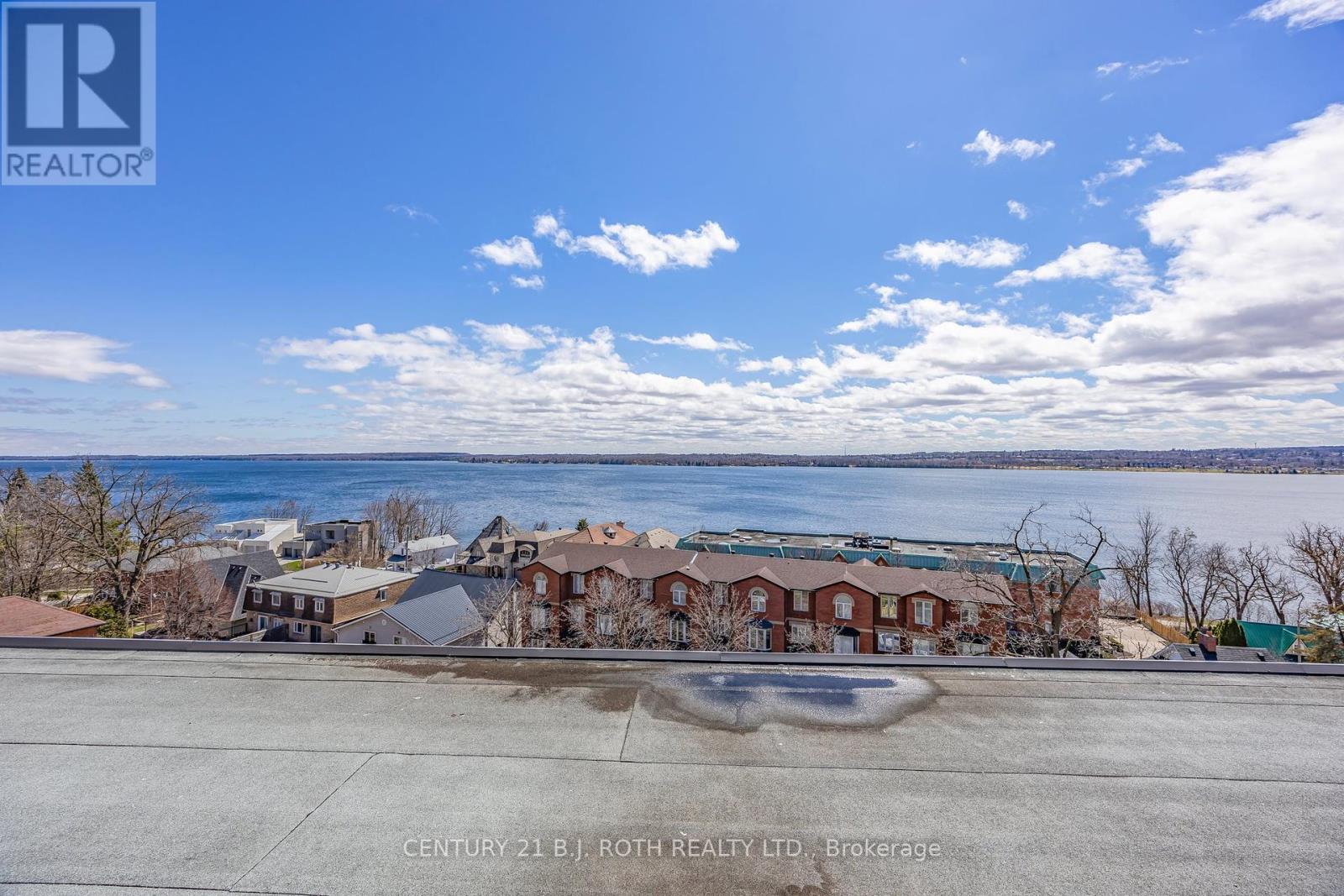 Photo 31 of 32 2 Albert Street, Barrie ON