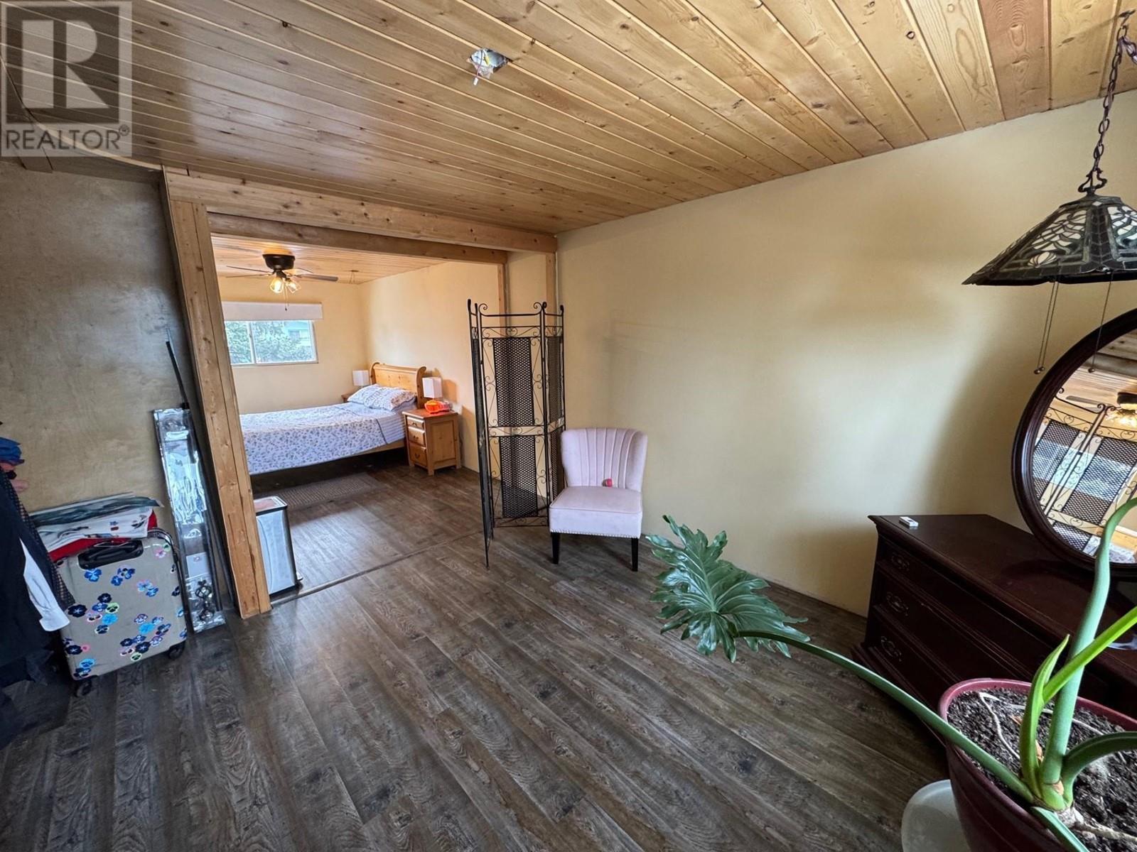 Photo 18 of 9504 113 Avenue, Fort St John BC