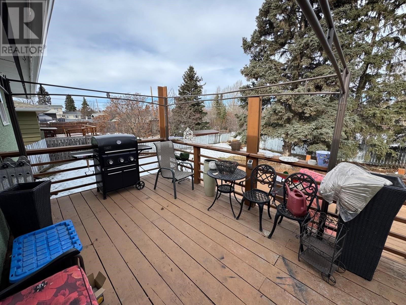 Photo 2 of 9504 113 Avenue, Fort St John BC