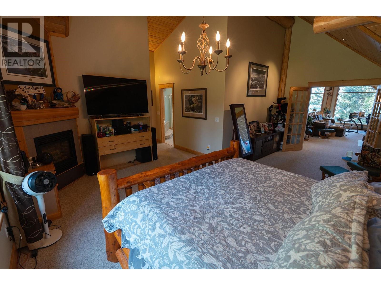 3754 HORSEFLY ROAD - 16