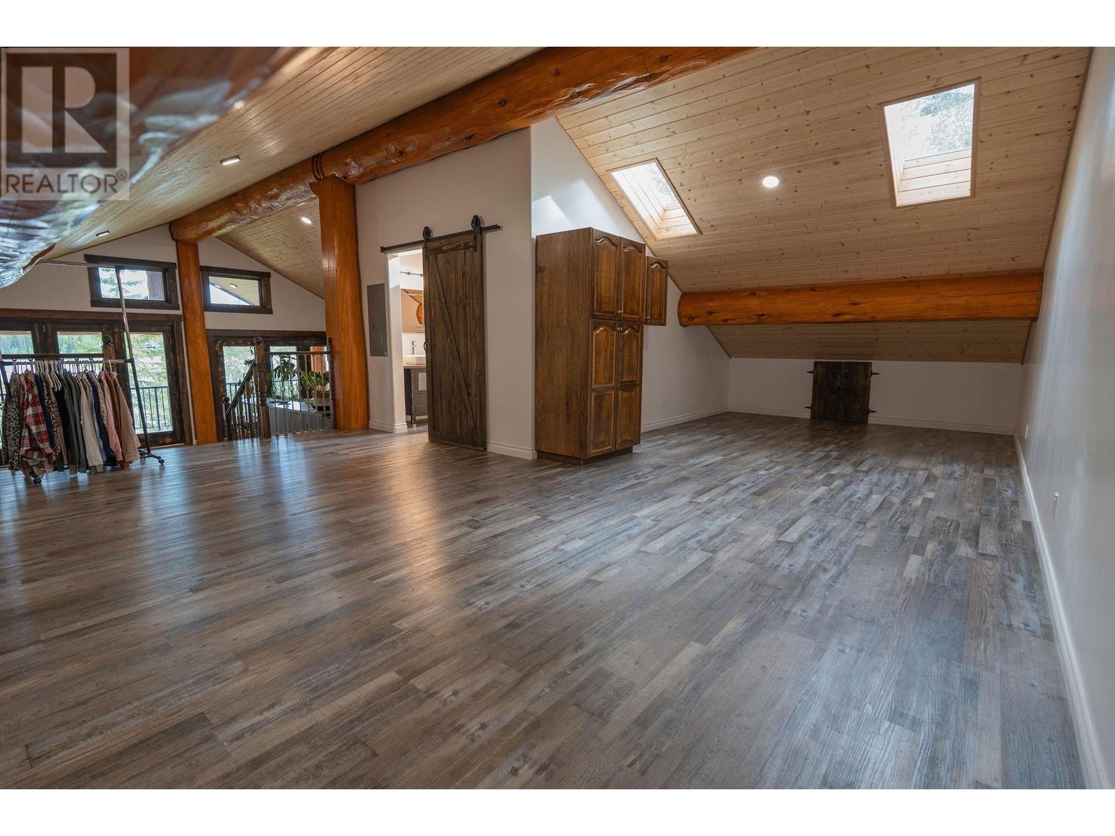 3754 HORSEFLY ROAD - 37