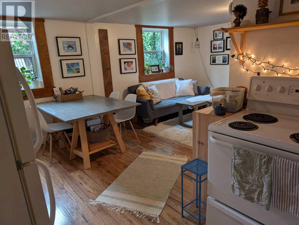Photo 3 of 2507 15 A Street Sw, Calgary AB