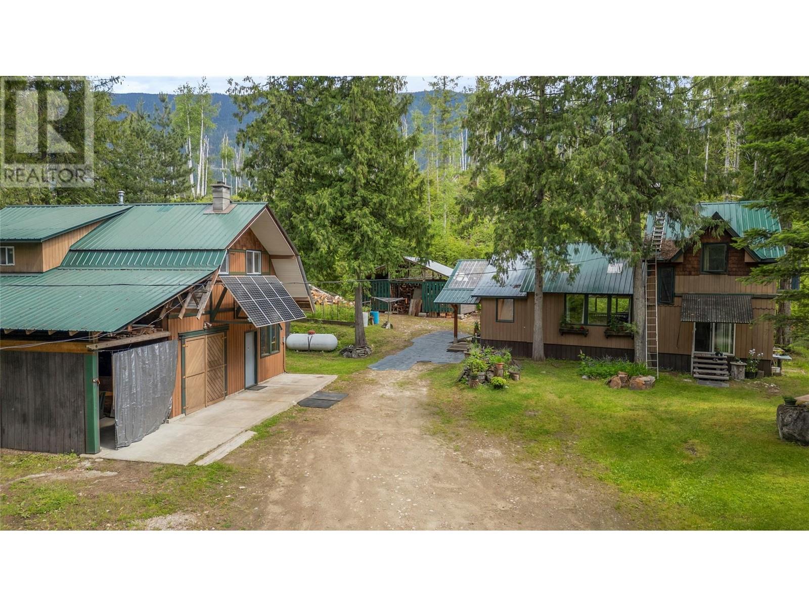 1598 Quast Road, Seymour Arm