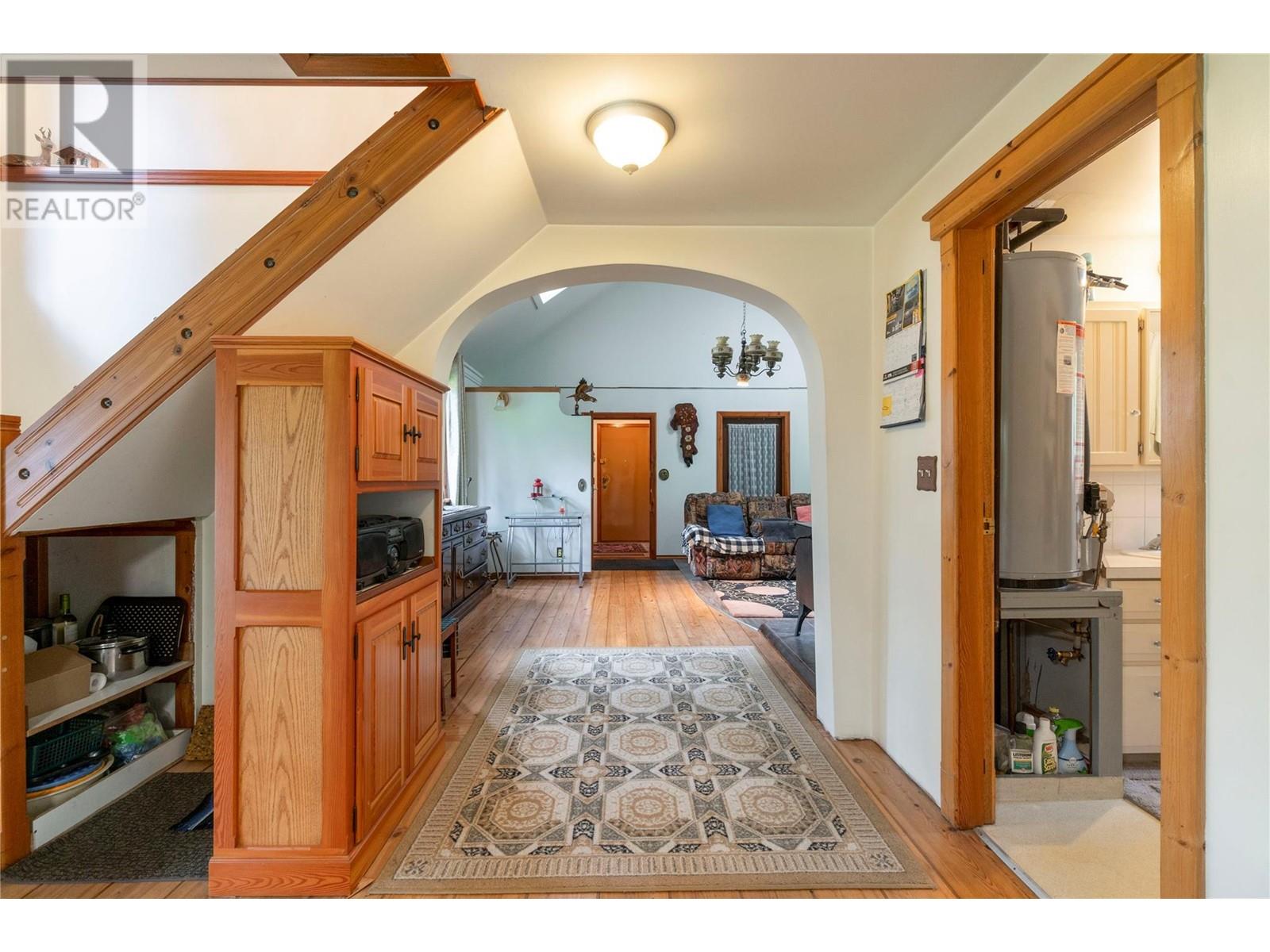 1598 Quast Road, Seymour Arm