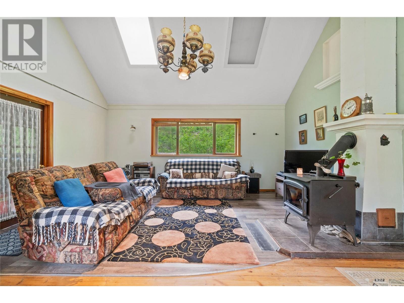 1598 Quast Road, Seymour Arm