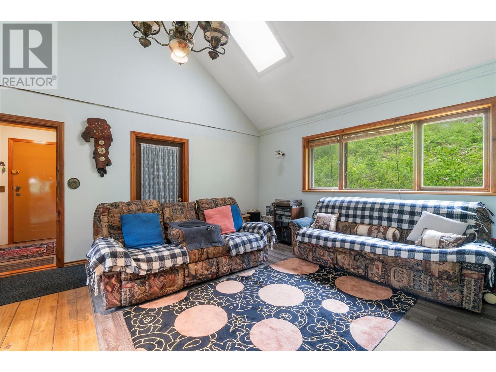 1598 Quast Road, Seymour Arm