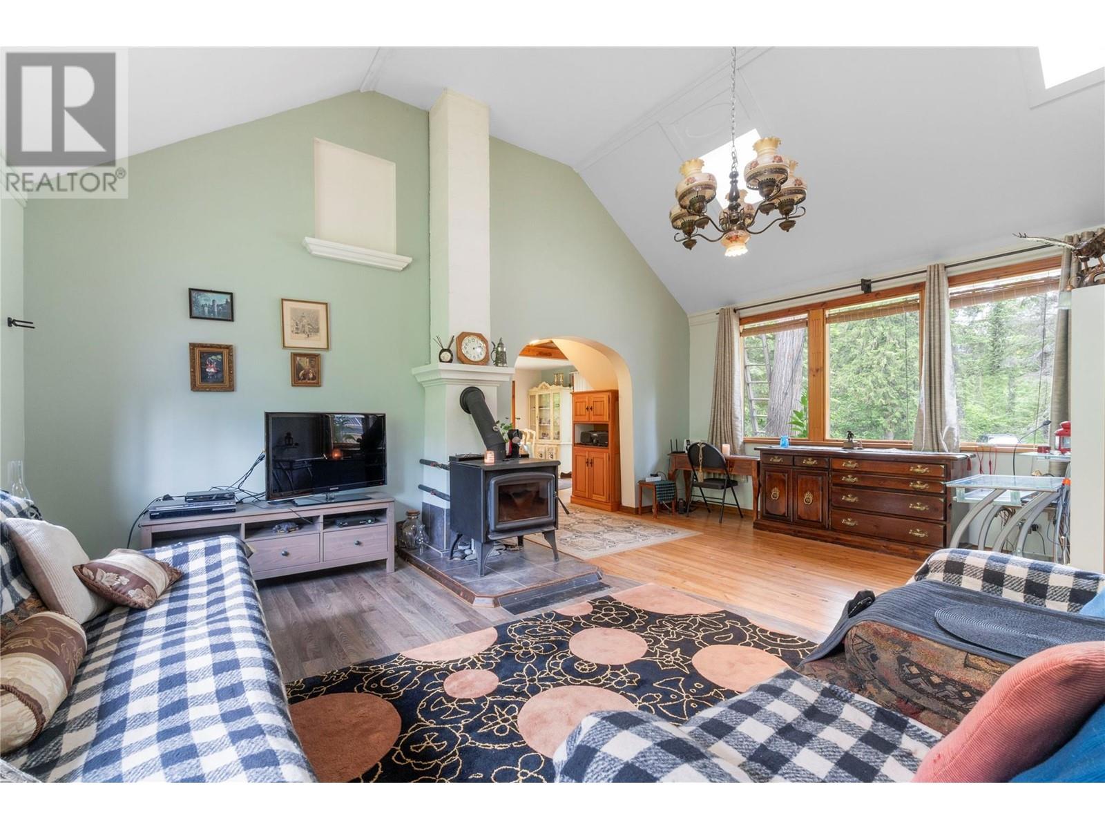 1598 Quast Road, Seymour Arm