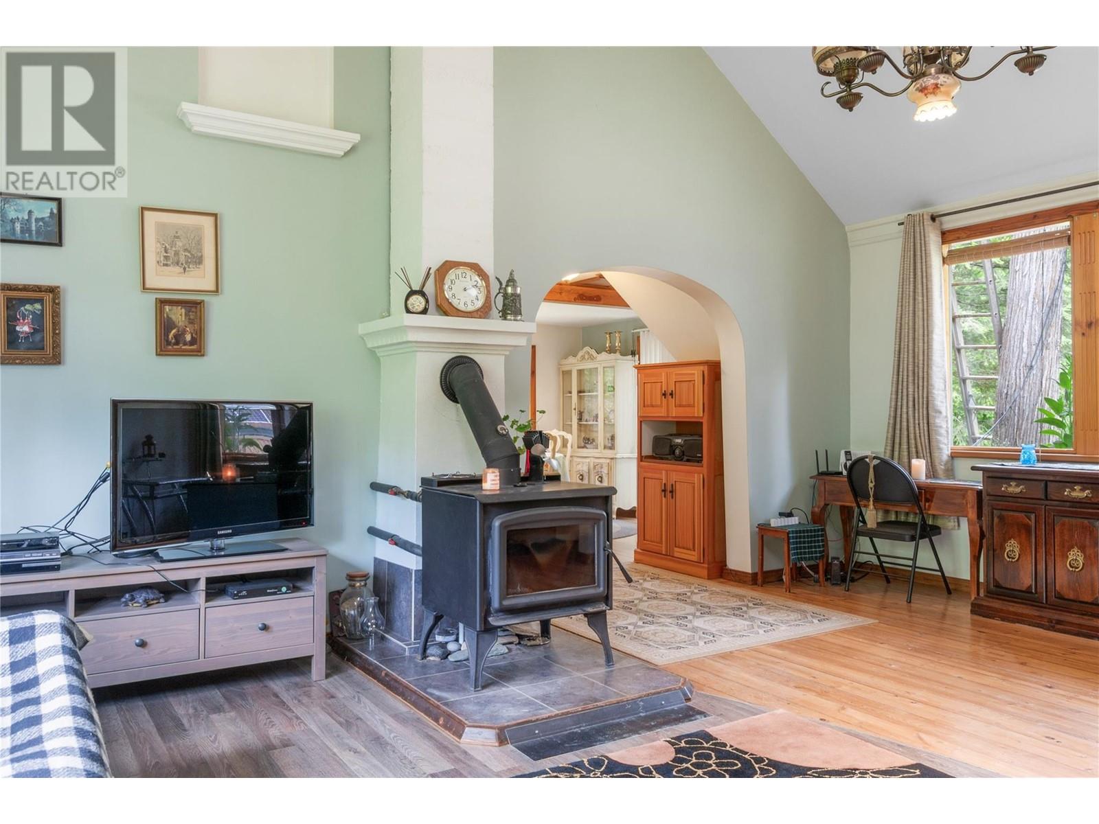 1598 Quast Road, Seymour Arm