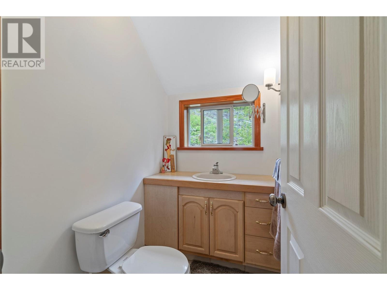 1598 Quast Road, Seymour Arm