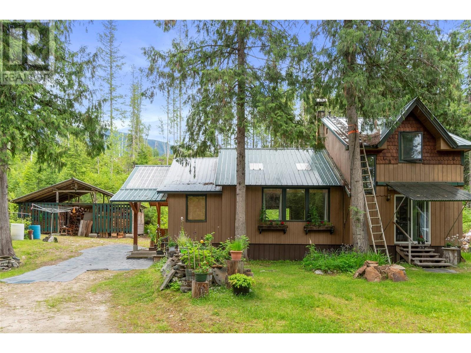 1598 Quast Road, Seymour Arm