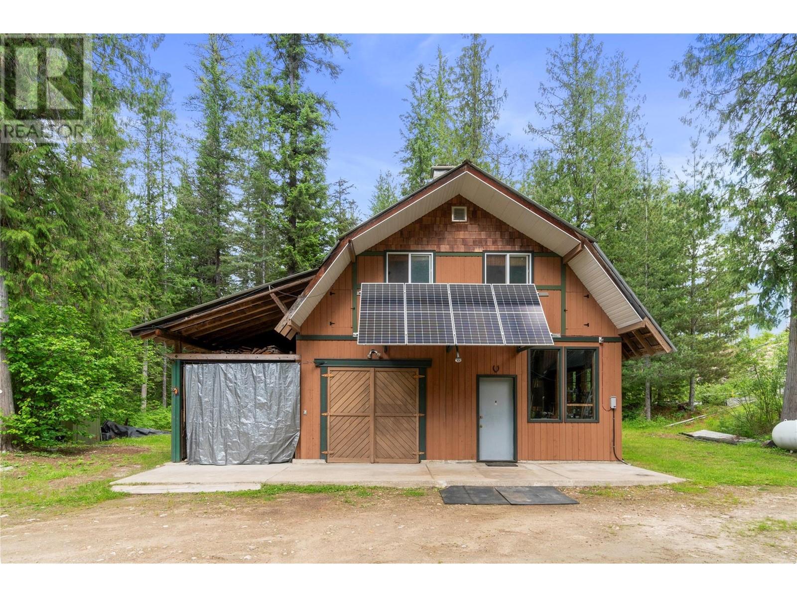1598 Quast Road, Seymour Arm