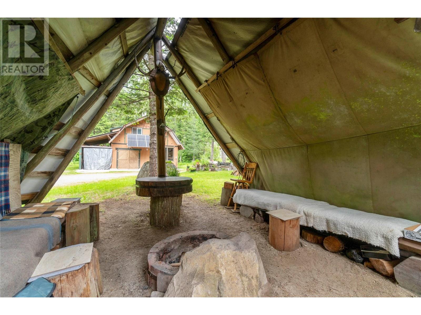 1598 Quast Road, Seymour Arm