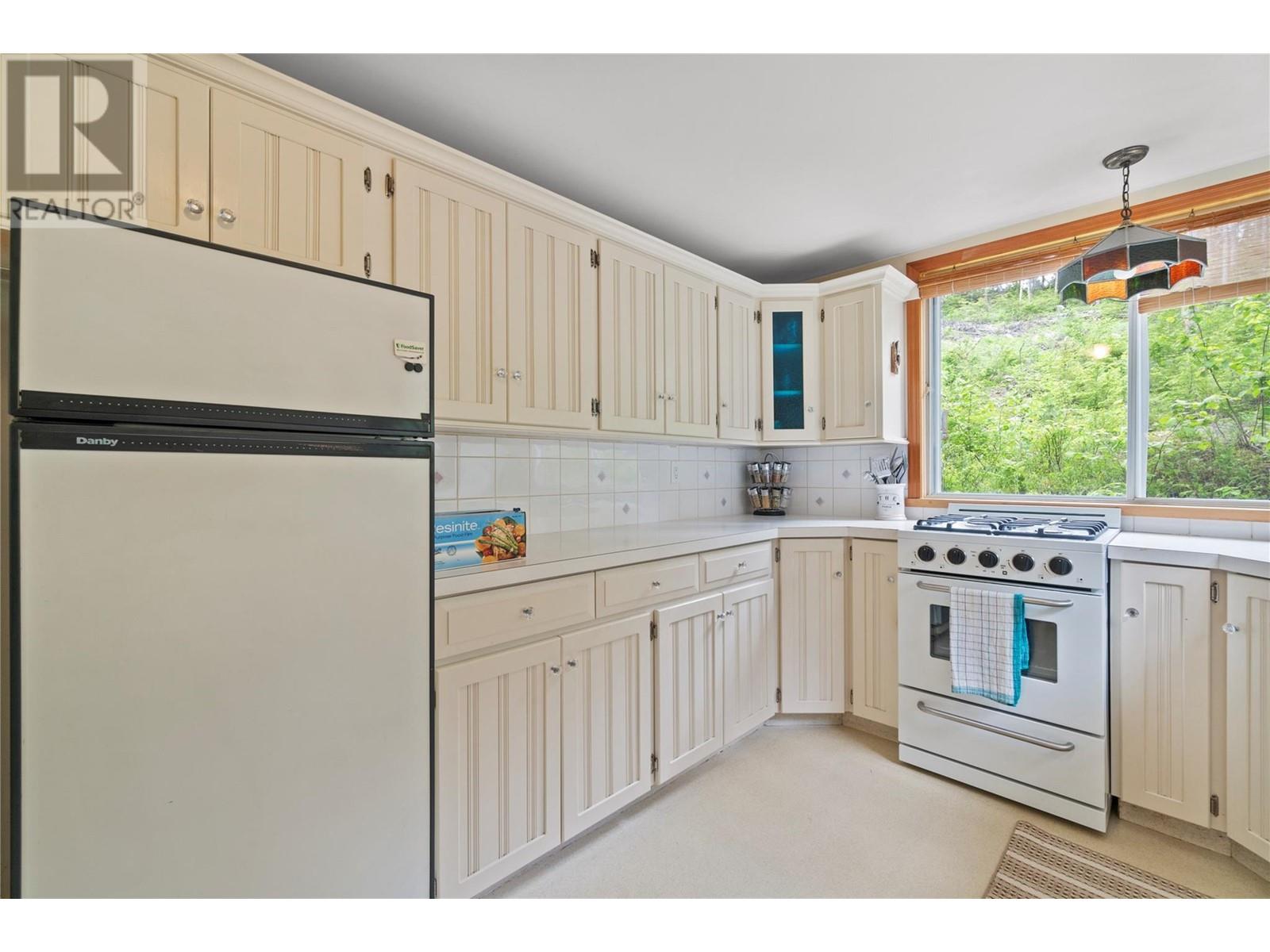 1598 Quast Road, Seymour Arm