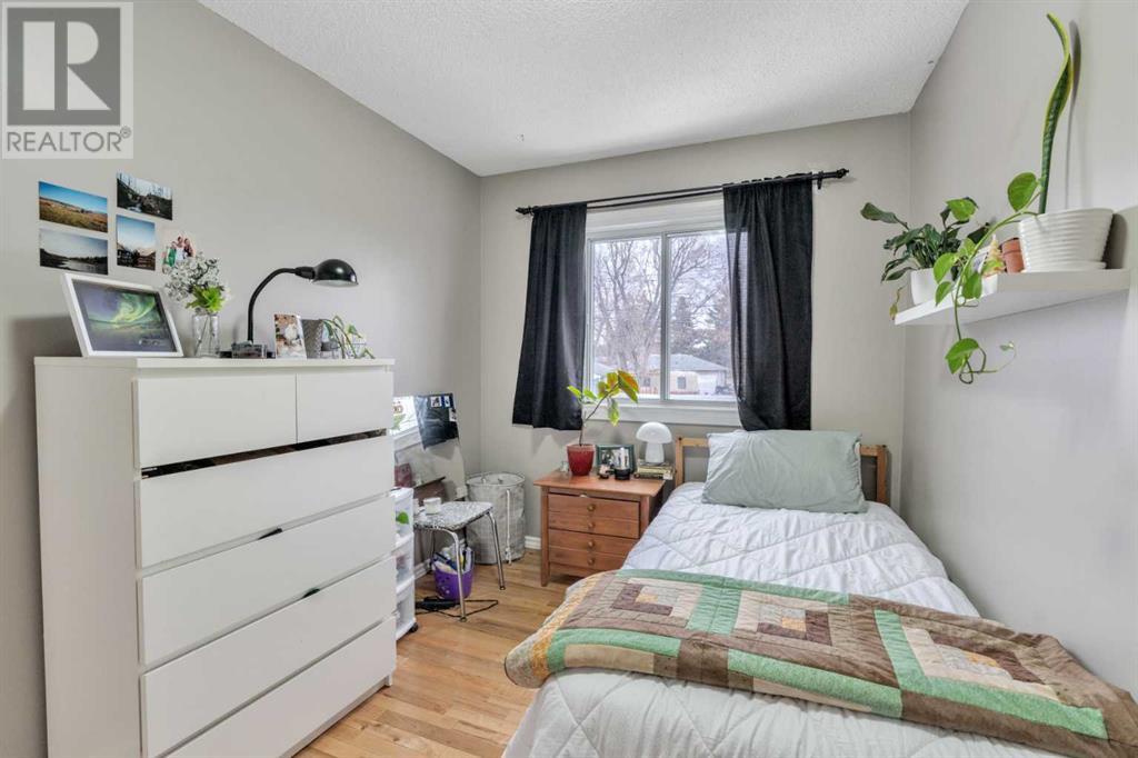 Photo 7 of 8508 8512 Bowness Road Nw, Calgary AB