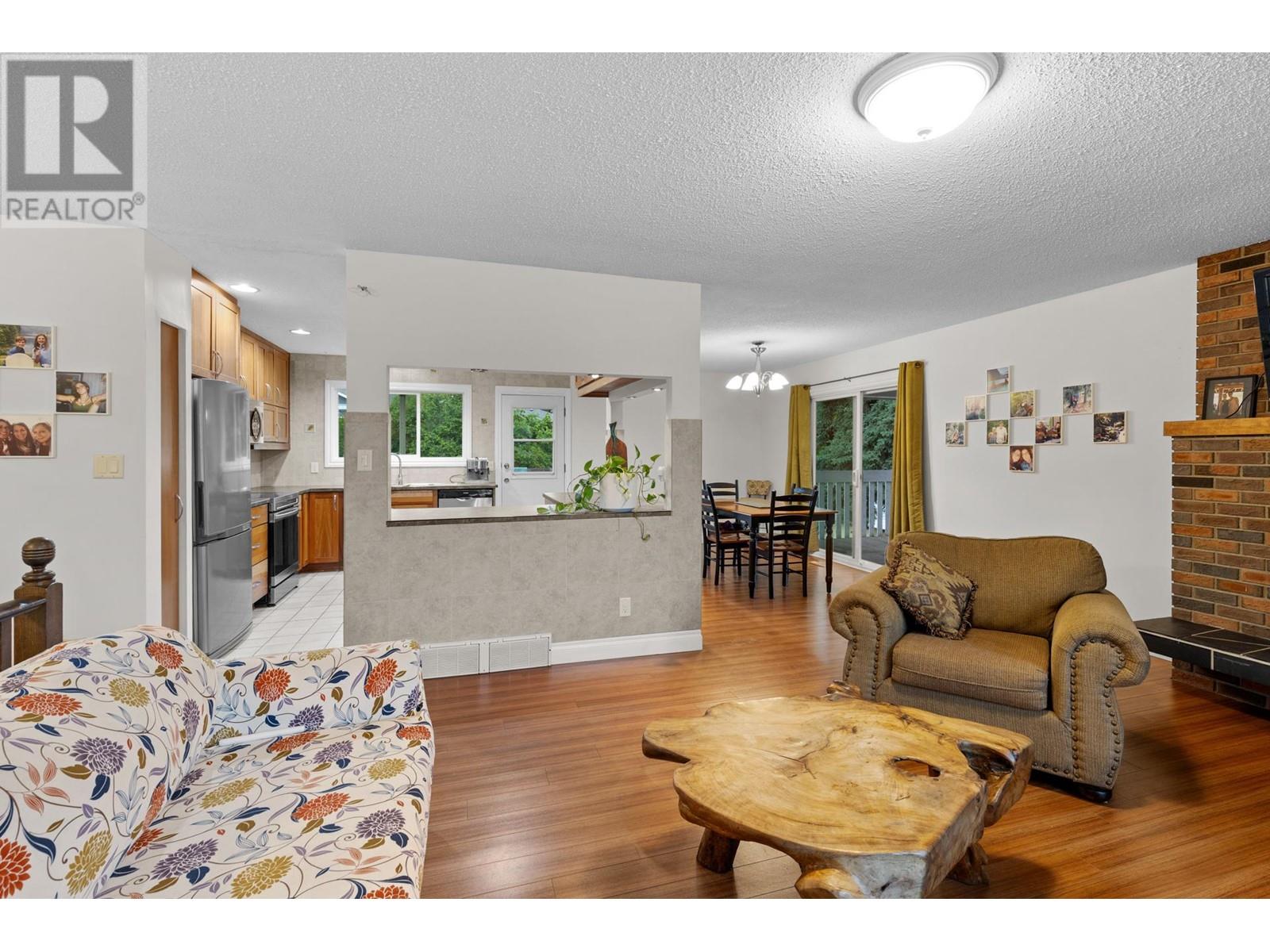  853 Hammer Avenue, Kelowna