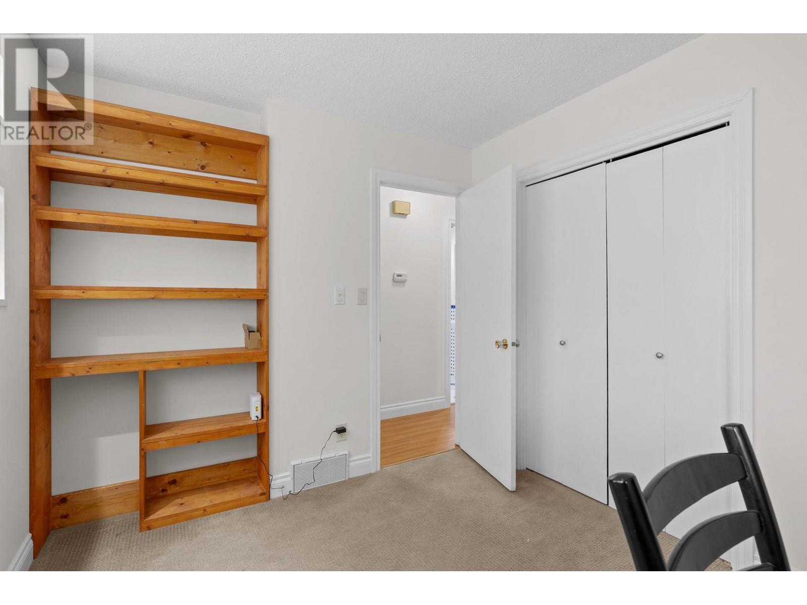  853 Hammer Avenue, Kelowna