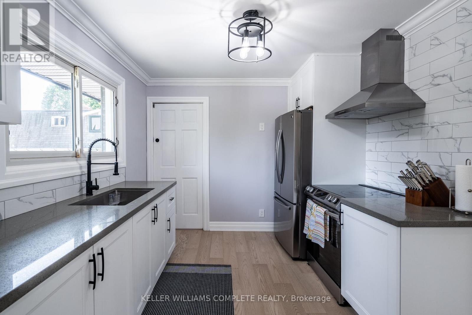 Photo 37 of 678 Mohawk Road, Hamilton ON