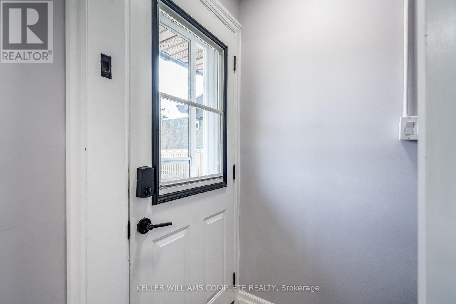 Photo 24 of 678 Mohawk Road, Hamilton ON