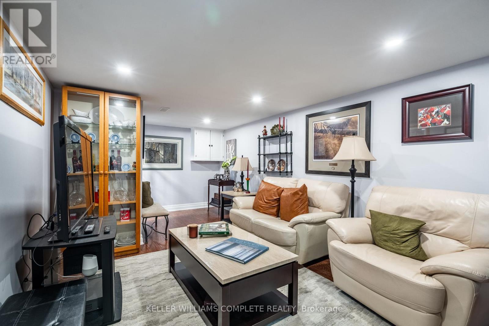 Photo 6 of 678 Mohawk Road, Hamilton ON