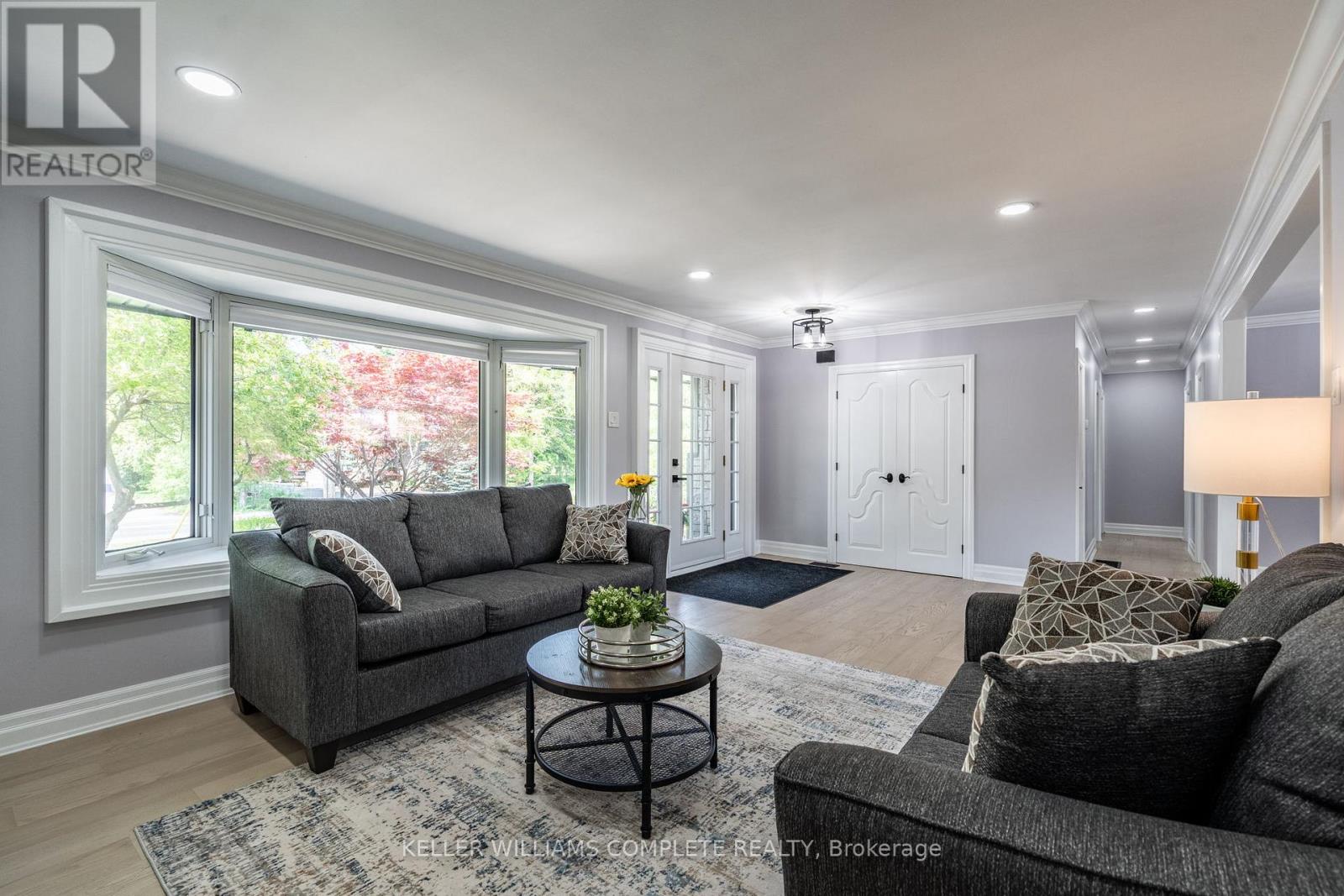 Photo 5 of 678 Mohawk Road, Hamilton ON