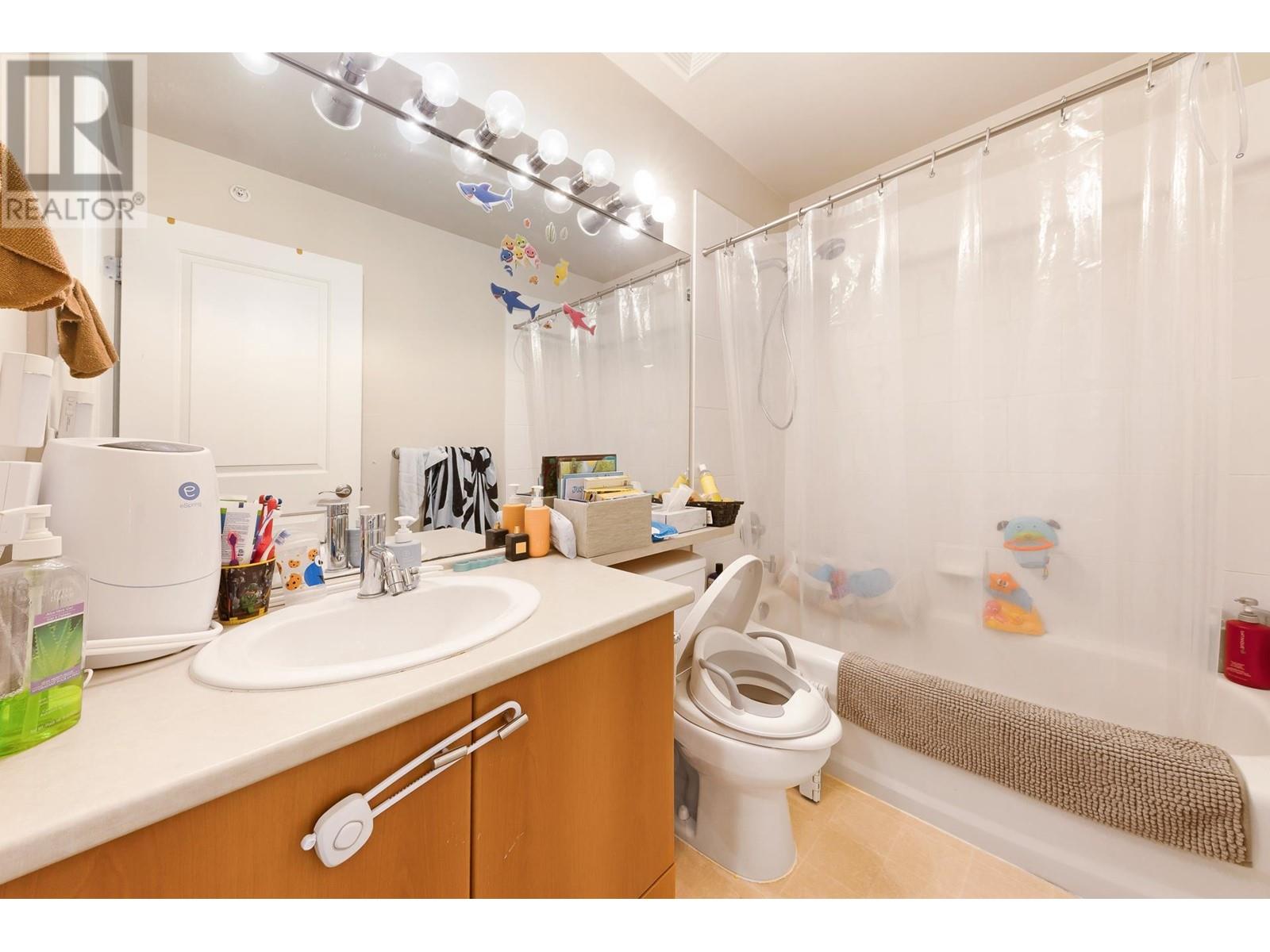 Photo 19 of 113 9229 University Crescent, Burnaby BC