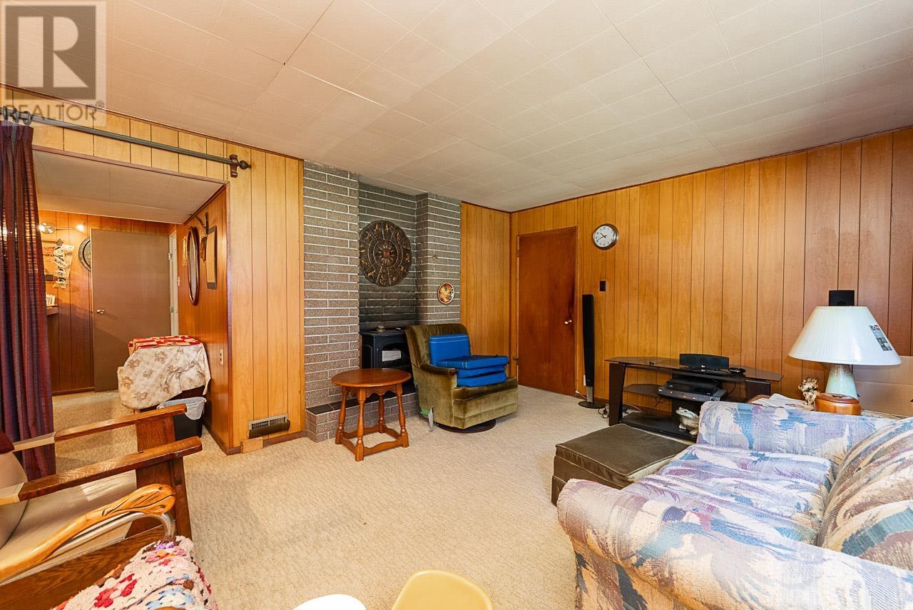 Photo 2 of 614 Chapman Avenue, Coquitlam BC