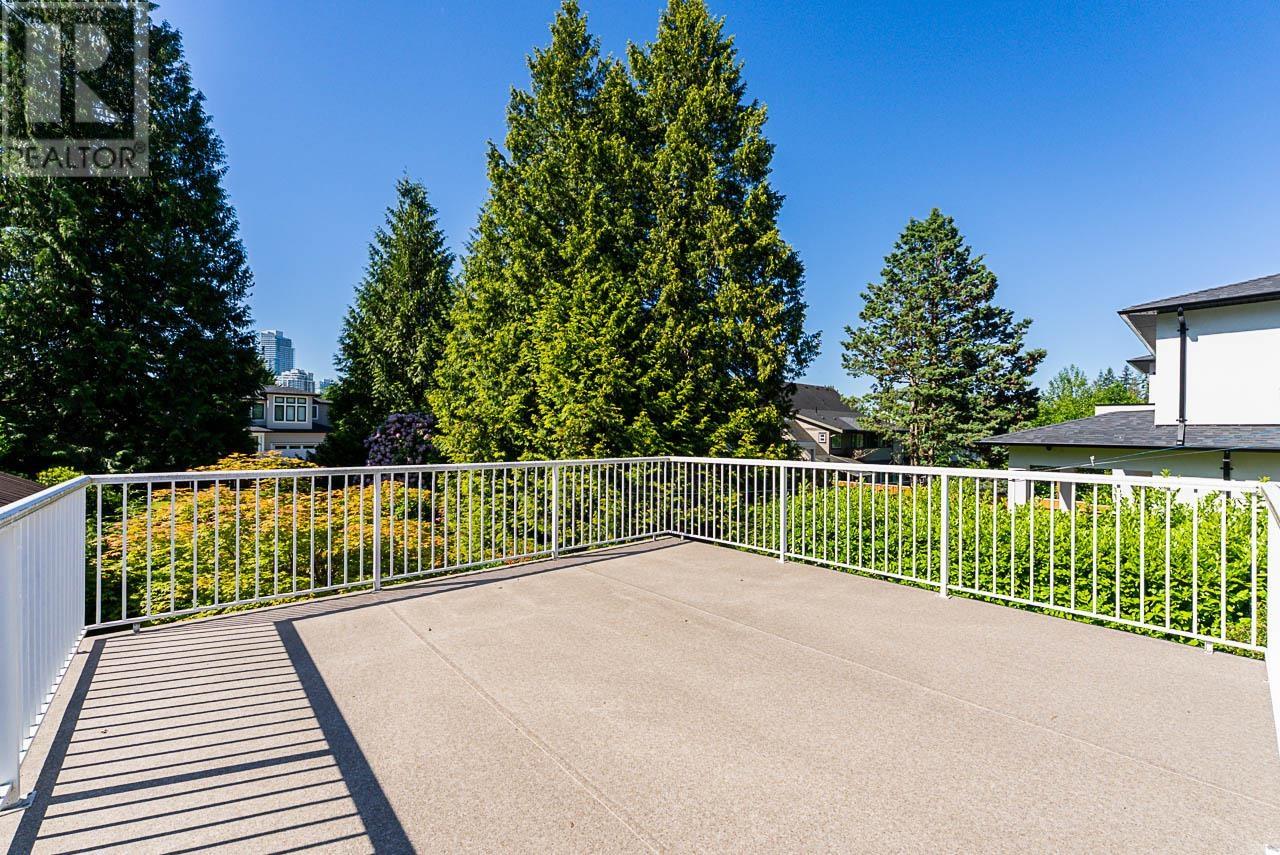 Photo 8 of 614 Chapman Avenue, Coquitlam BC