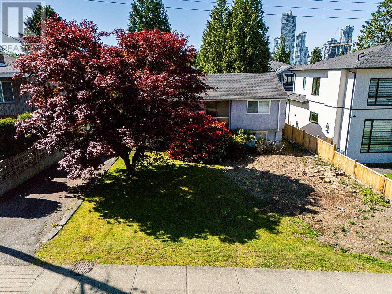 Photo 15 of 614 Chapman Avenue, Coquitlam BC
