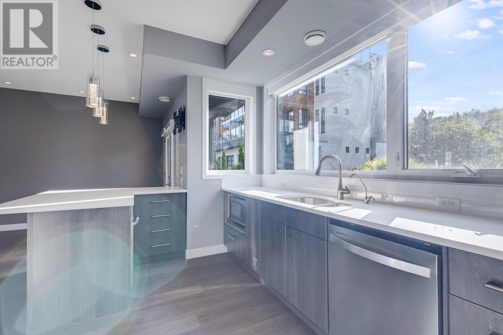 12 1818 Peak Point Court, West Kelowna
