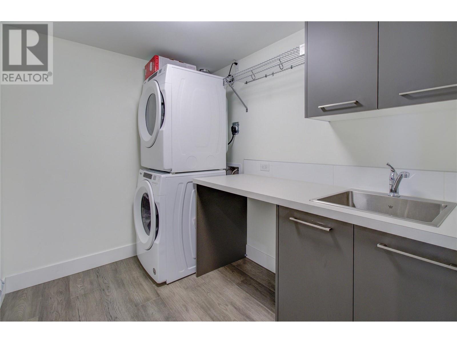 Photo 19 of 131 Harbourfront Drive Ne Unit 202, Salmon Arm BC