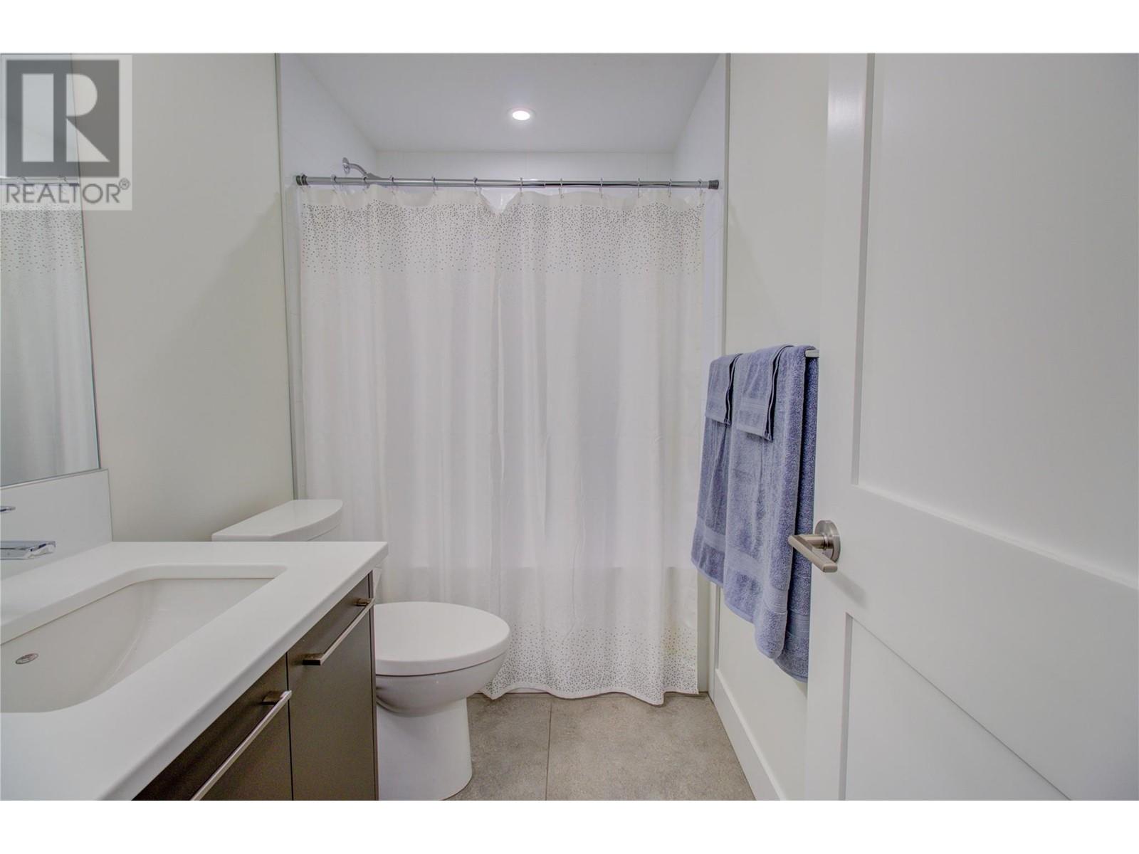 Photo 18 of 131 Harbourfront Drive Ne Unit 202, Salmon Arm BC